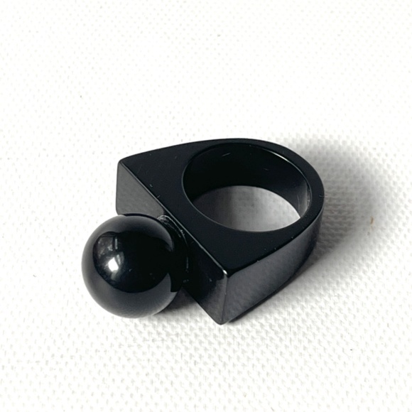 Vintage Size 7.75 Lucite Ring Chunky Ball Top Black Statement Unisex - Picture 5 of 10